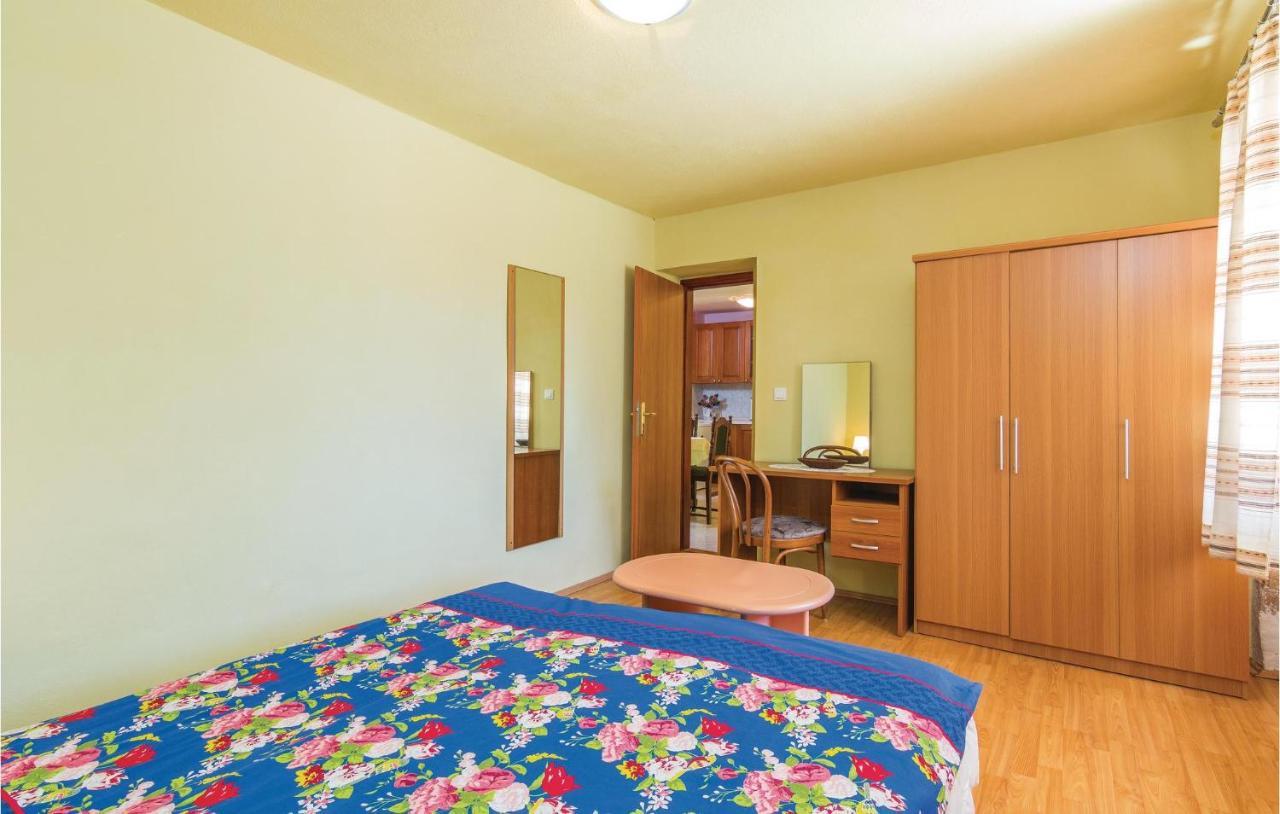 Pet Friendly Apartment In Porec With Wifi מראה חיצוני תמונה